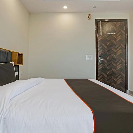 Hotel Townhouse Vip Grand Delhi  Esterno foto