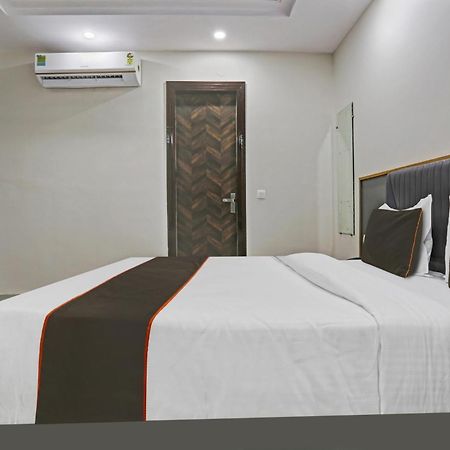 Hotel Townhouse Vip Grand Delhi  Esterno foto