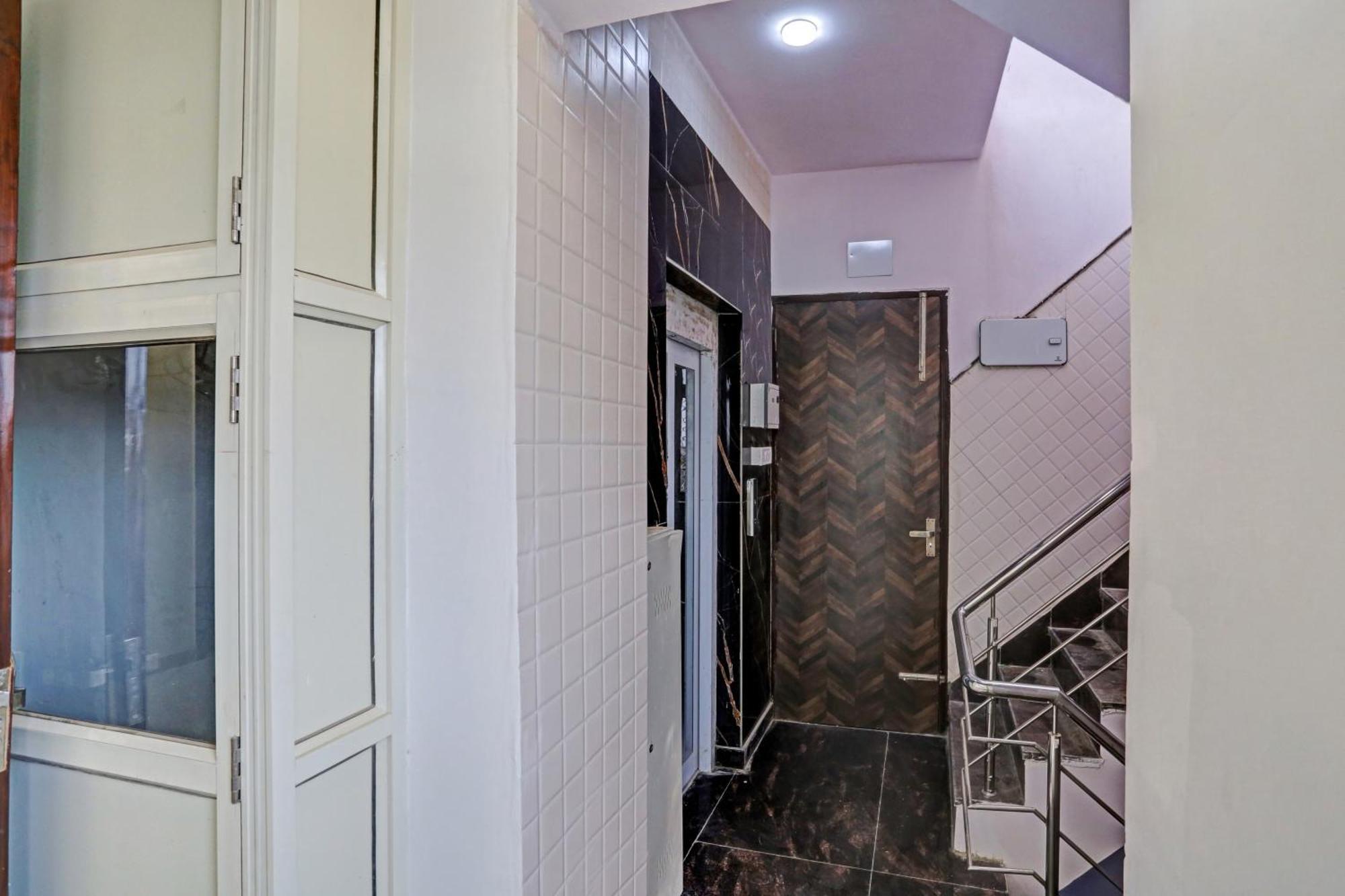 Hotel Townhouse Vip Grand Delhi  Esterno foto